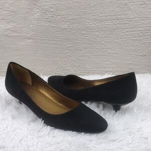 Talbots Black Suede Leather Closed Almond Toe Kitten Heel Slip On Dress Shoe